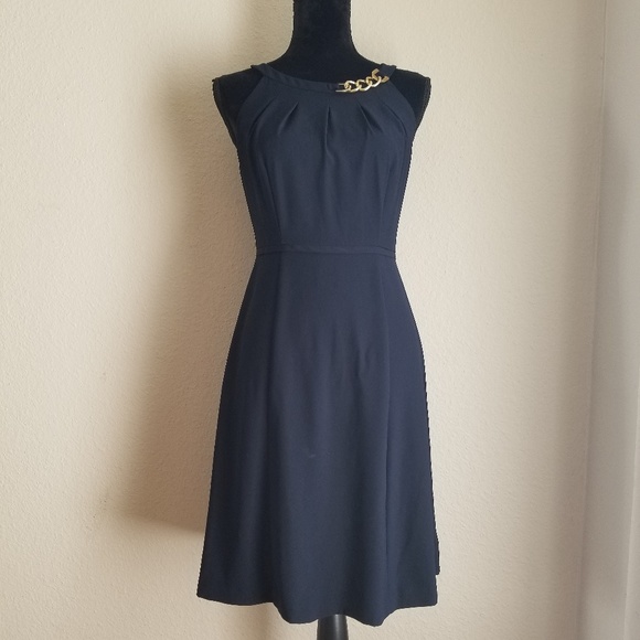 Ivanka Trump Dresses & Skirts - Ivanka Trump Dress With Gold Chain Detail Size 2